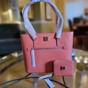 Dooney & Bourke NWT Saffiano Shopper Tote w/Wallet